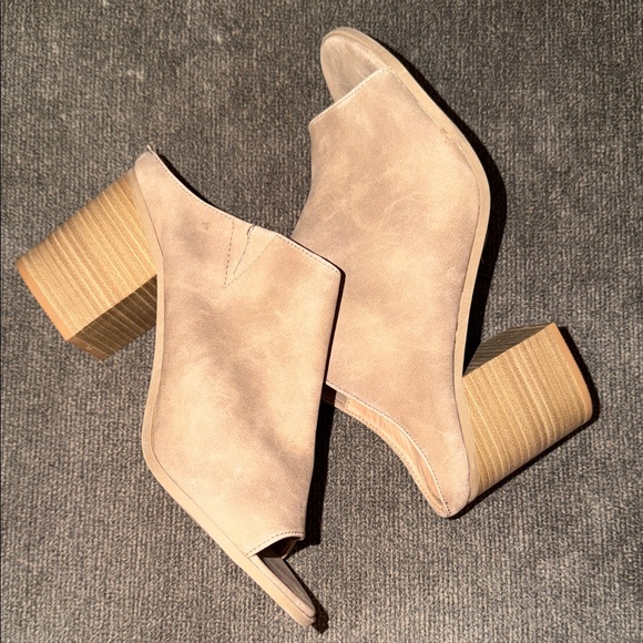 Lane Bryant Shoes - Lane Bryant Tan Block Heel Mules (10 Wide)